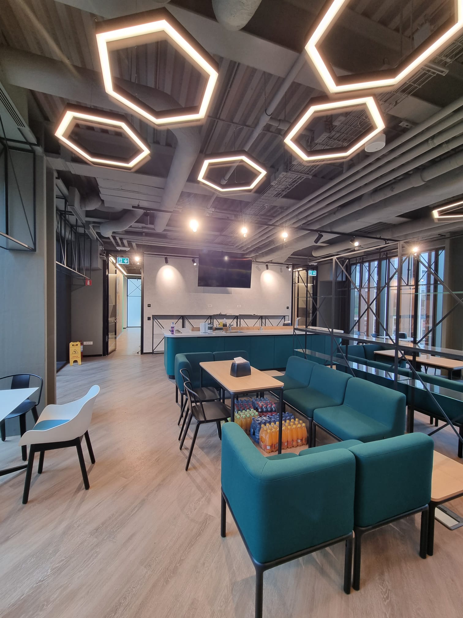 8828c1db-591d-4d14-af19-f60d8d076a31